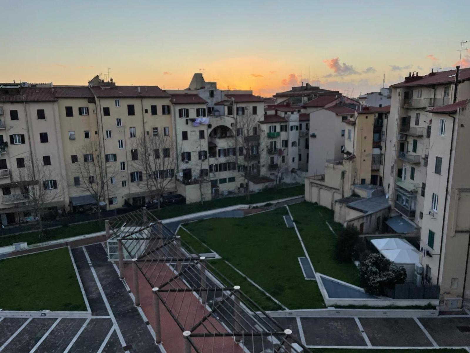 Centro Citta Con Le Comodita Livorno Exteriör bild